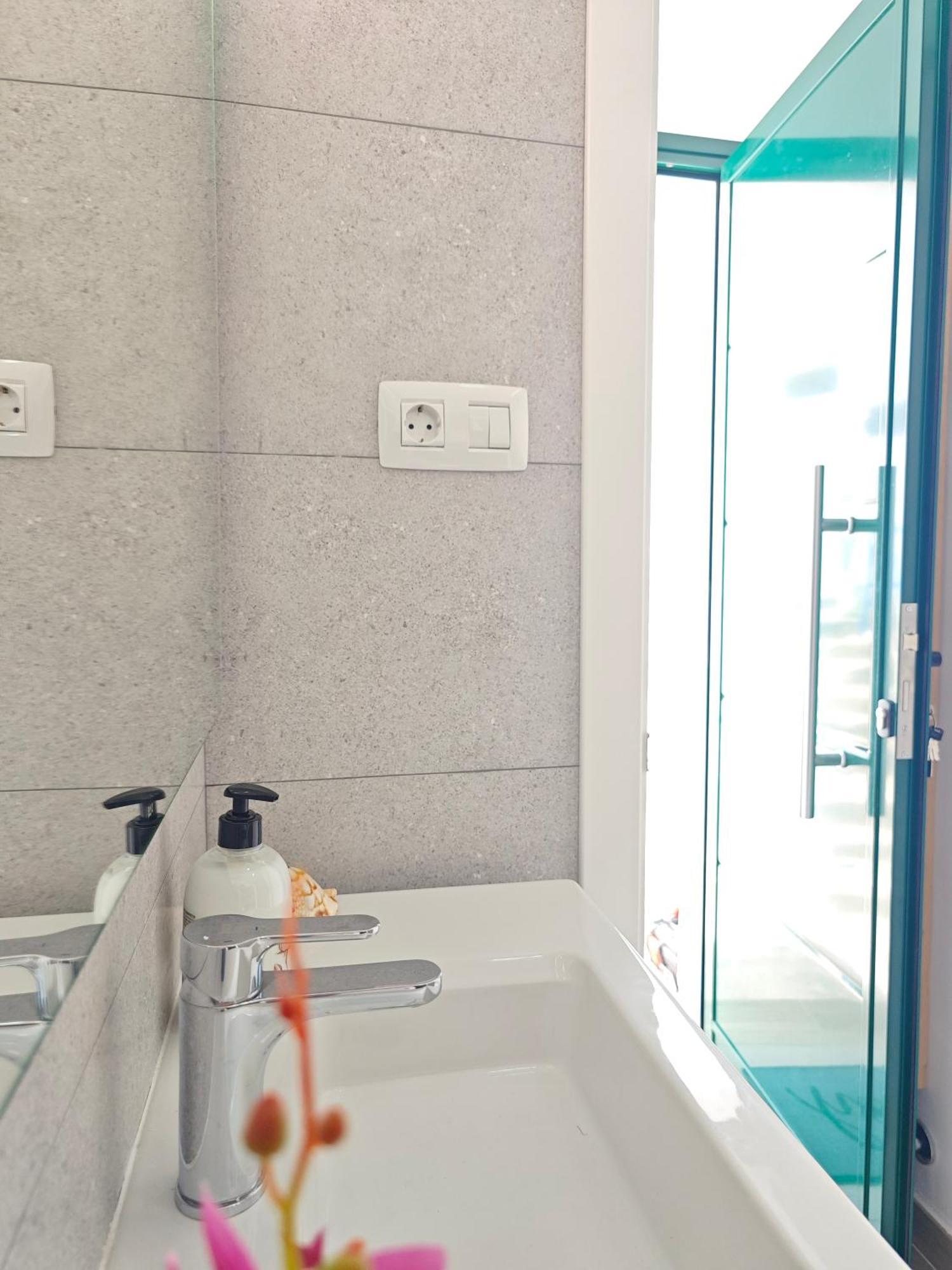 Cozy Apartment In Front Of The Natural Pools El Pris Екстер'єр фото