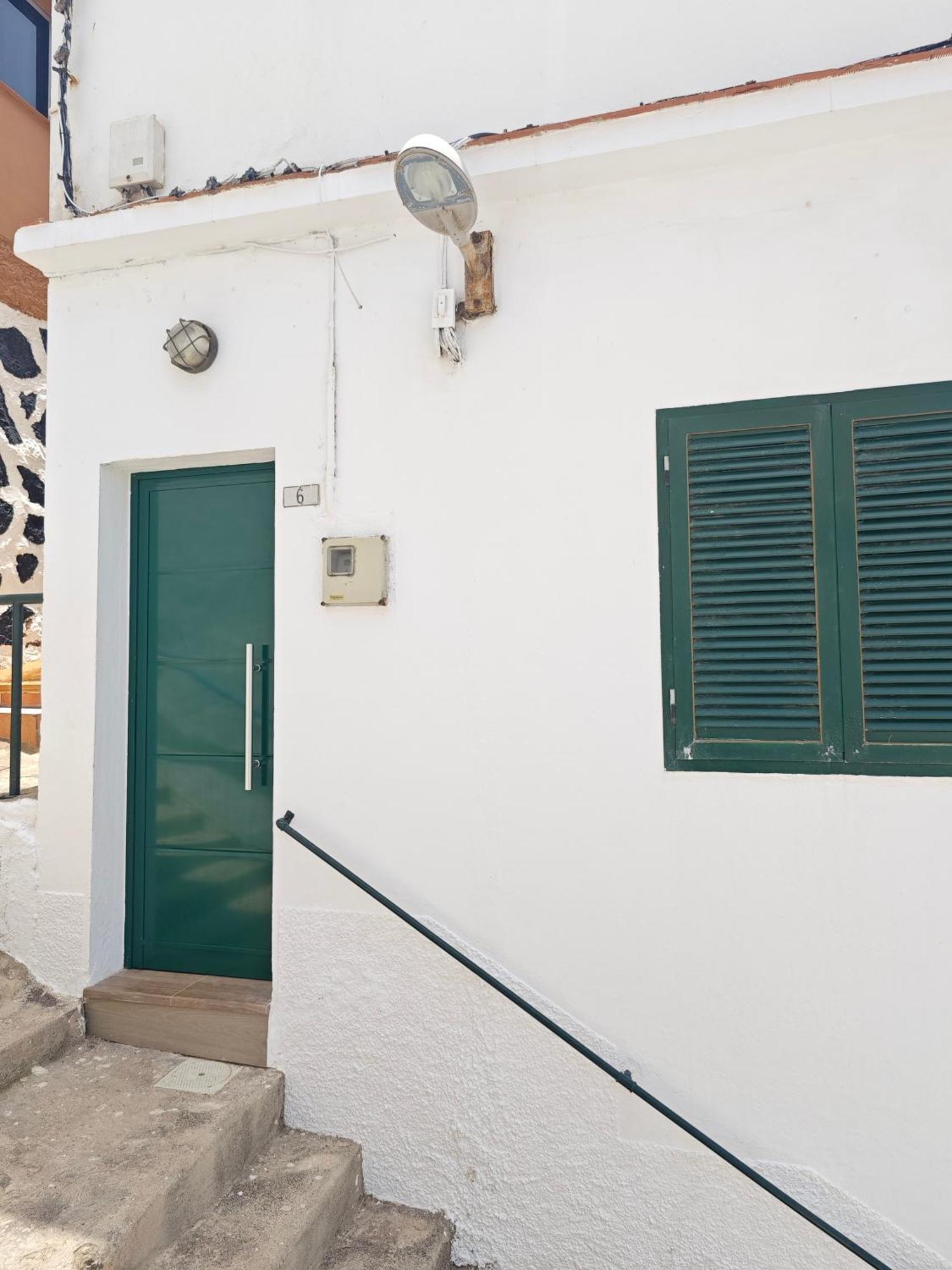 Cozy Apartment In Front Of The Natural Pools El Pris Екстер'єр фото